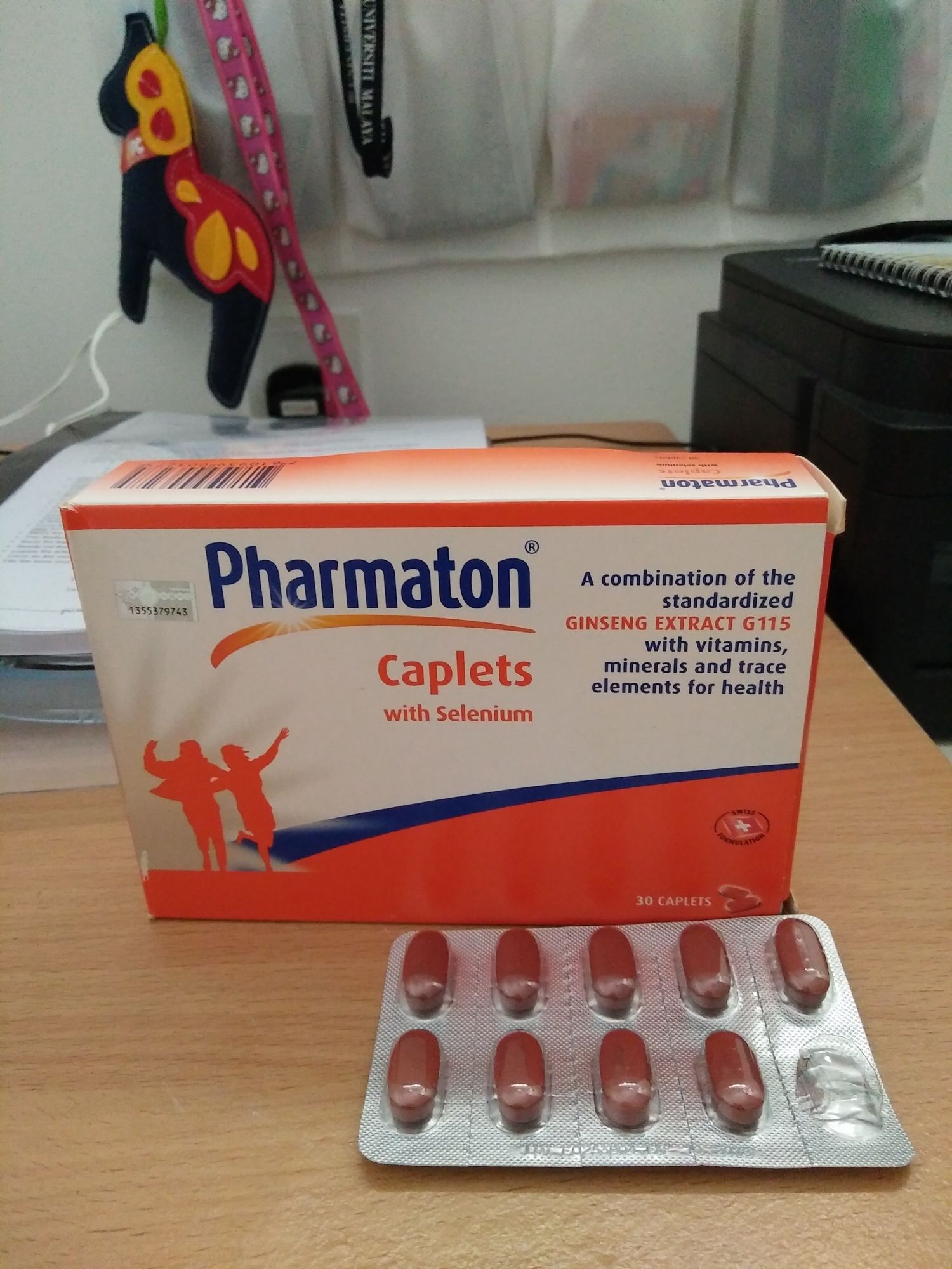 Pharmaton capsules with selenium