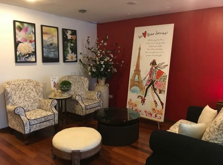 Celebrity Beaute's waiting area where clients can sit and relax after their therapy session