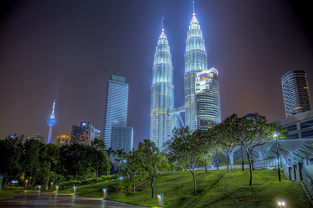 Коала лумпур. Куала-Лумпур Малайзия. Куала Лумпур Куала Лумпур\. Малайзия Kuala Lumpur. Ночной Куала Лумпур.