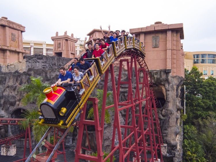 Lost City of Gold Scream Coaster at Amusement Park