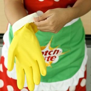 Protect your hands with Scotch-Brite™ Multi-Purpose Gloves