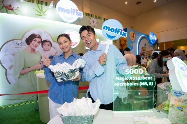 Molfix Ambassador couple sharing their experience