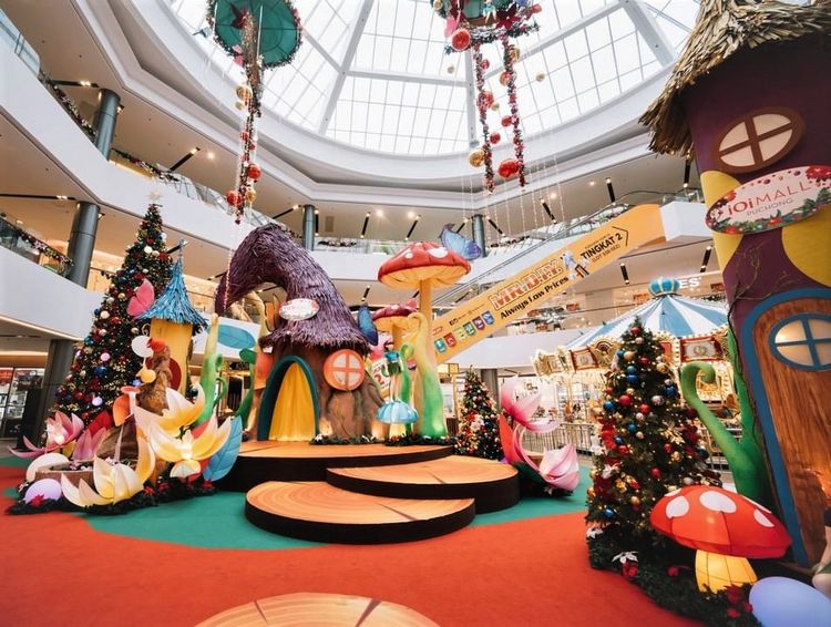 8 Christmas Mall Decorations in Selangor