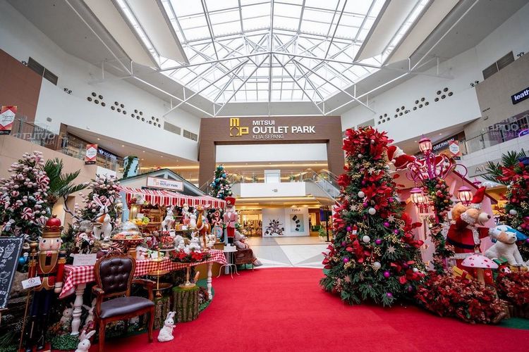 8 Christmas Mall Decorations in Selangor