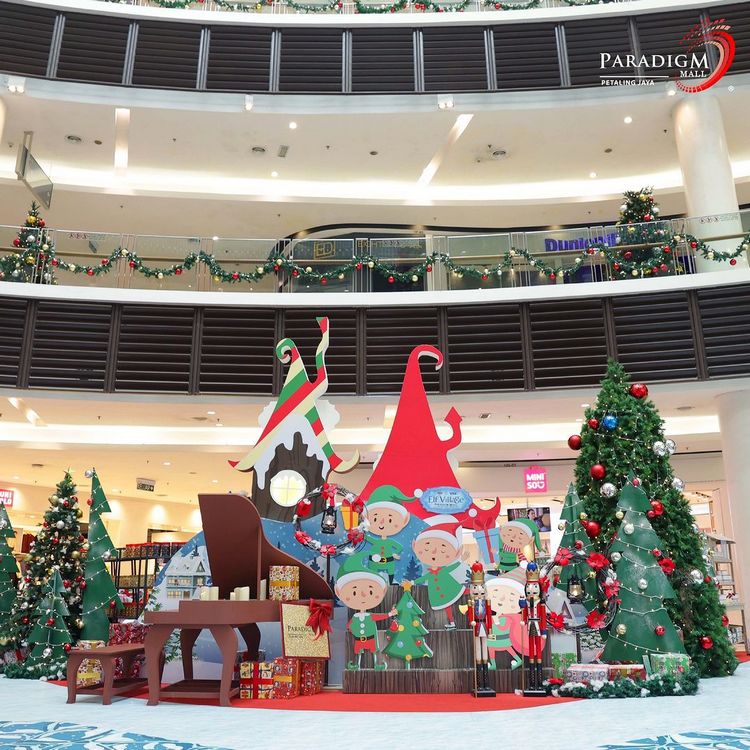 8 Christmas Mall Decorations in Selangor