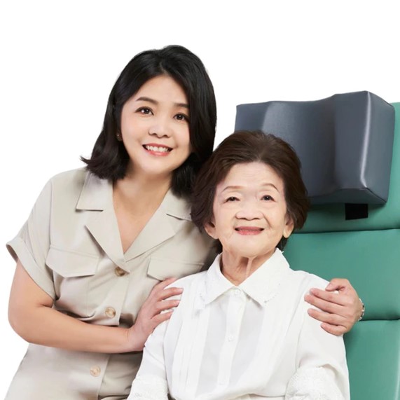 Olivia Quah with her mother