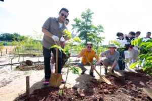 YM Tunku Mohamed Alauddin Tunku Naquiyuddin, one of Agartana’s first 100 customers, planting his agarwood tree in support of Agartana’s wellness vision.
