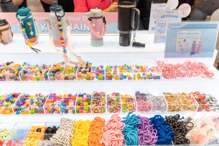 Choose your pieces, mix your colours, make it yours Sipzz’s Tumbler DIY Corner (1)